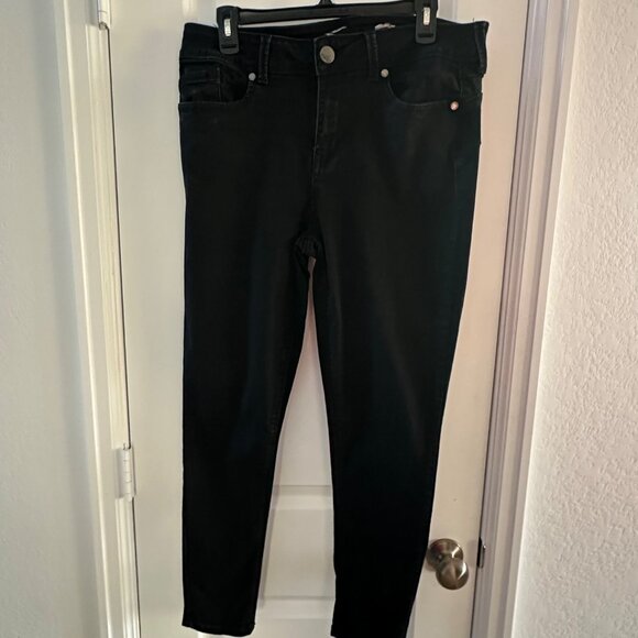 Seven7 Black Booty-Shaper Legging Jeans Size 16 Stretch Fit Mid-Rise 71% Cotton - Picture 1 of 8